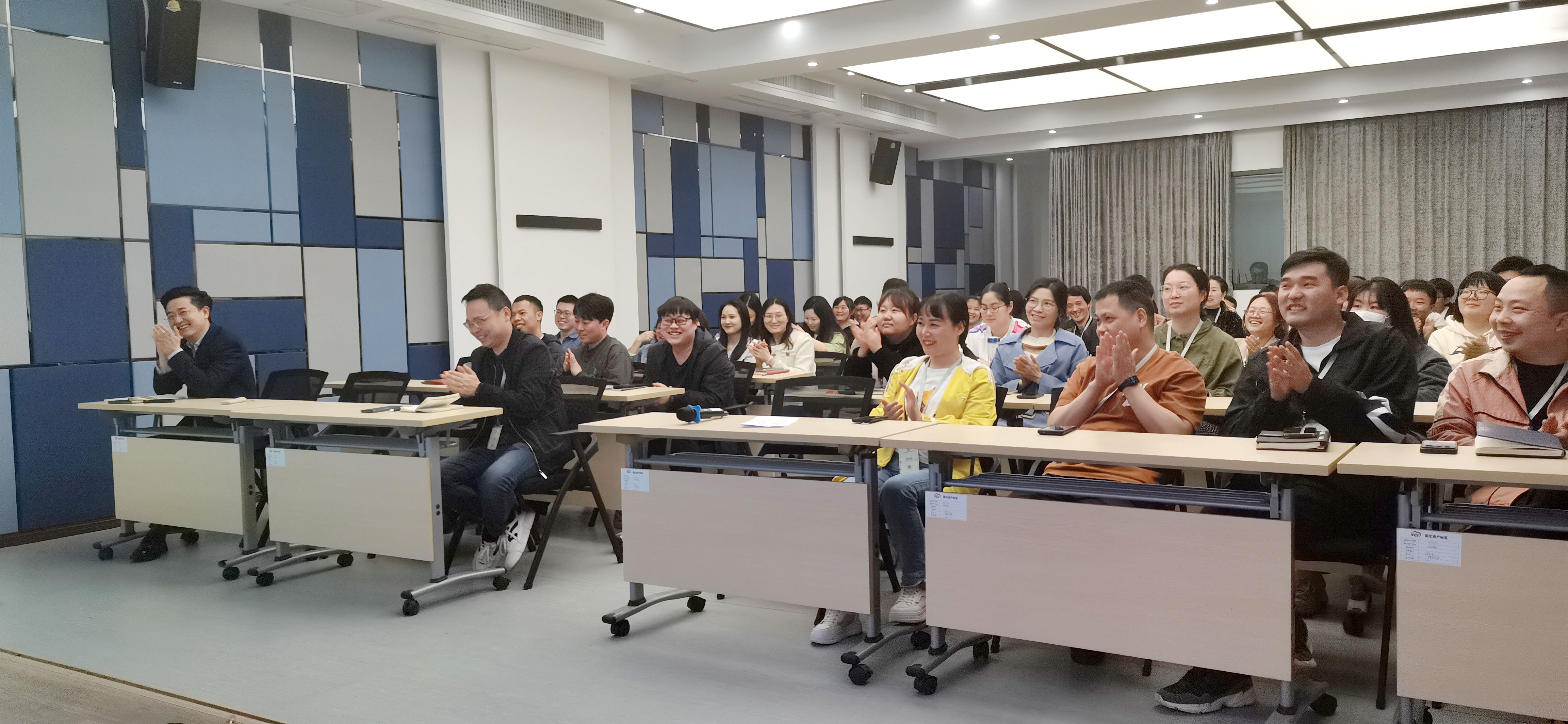 摩登7科技第一季度总结会暨第二季度动员会圆满召开1
