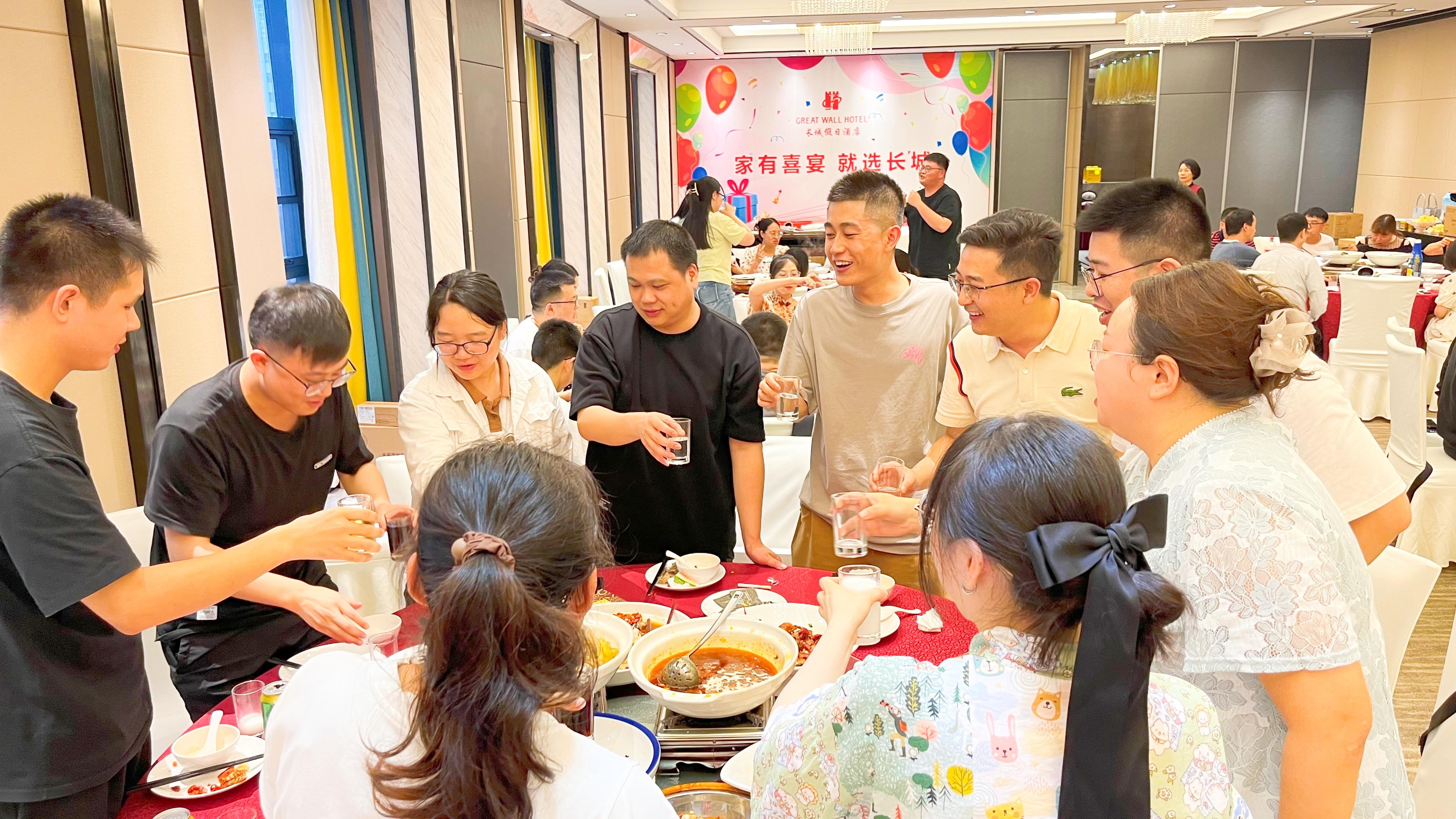 厉兵秣马 全力以赴 | 摩登7注册网络科技有限公司年中总结暨表彰大会圆满召开！25