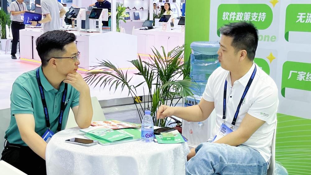 智汇深圳 共赴盛会 | 摩登7亮相2025中国零售业博览会7B31号展位14