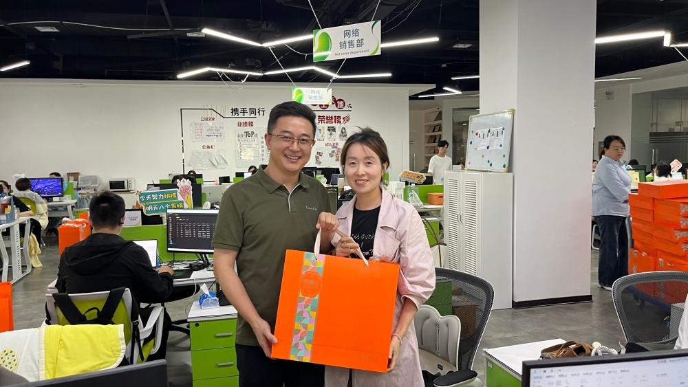 皓月当空 情满四方| 摩登7注册网络科技有限公司为全体员工发放中秋节福利6